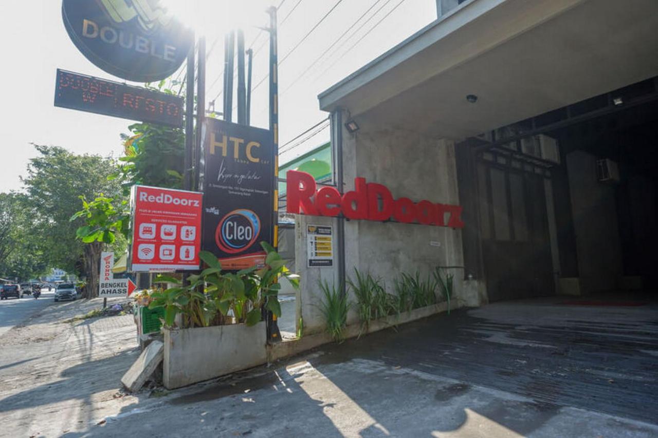 Reddoorz Plus Near Kawasan Sam Poo Kong Semarang Exterior photo