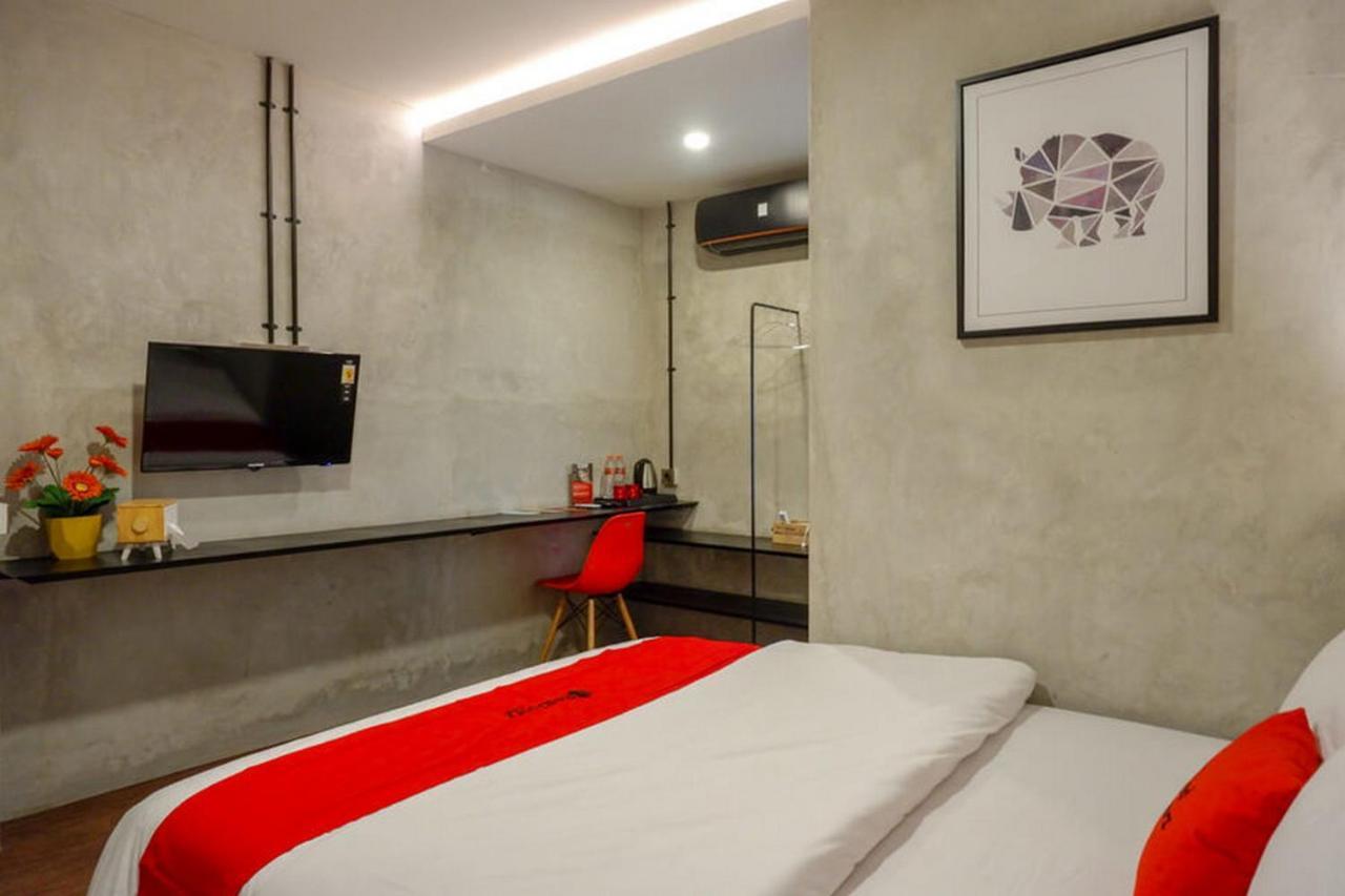 Reddoorz Plus Near Kawasan Sam Poo Kong Semarang Exterior photo