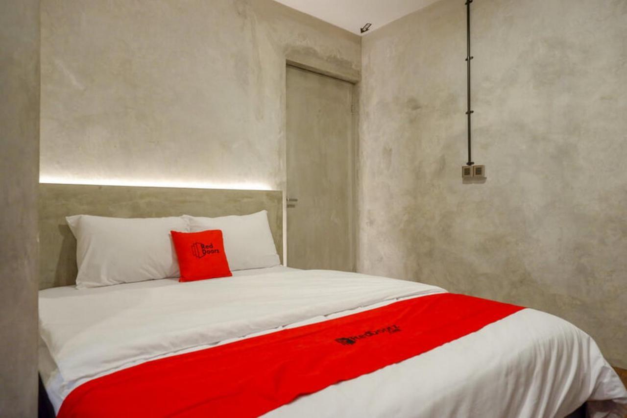 Reddoorz Plus Near Kawasan Sam Poo Kong Semarang Exterior photo